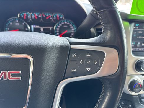 Used 2020 GMC Yukon XL SLT AWD/4WD image 28