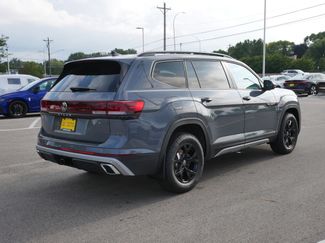 New 2026 Volkswagen Atlas Peak Edition video 2