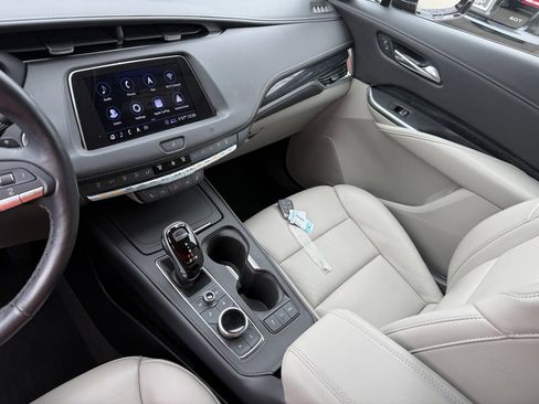 Used 2020 Cadillac XT4 Premium Luxury w/ Technology Package image 31