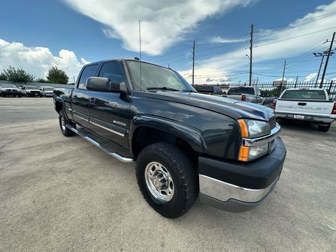Used 2004 Chevrolet Silverado 2500 LT w/ Skid Plate Package AWD/4WD image 7