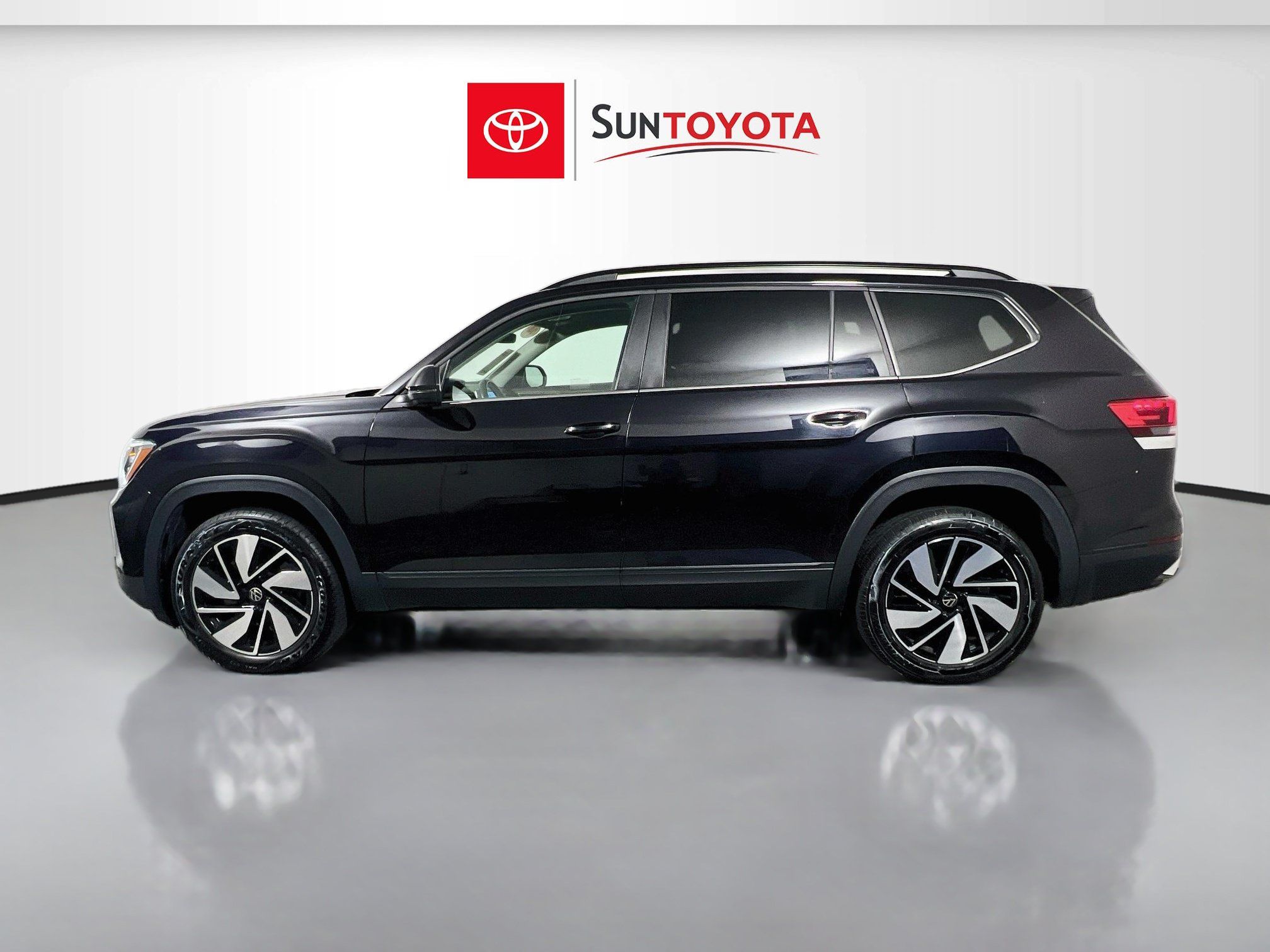 Used 2024 Volkswagen Atlas SE AWD/4WD image 7
