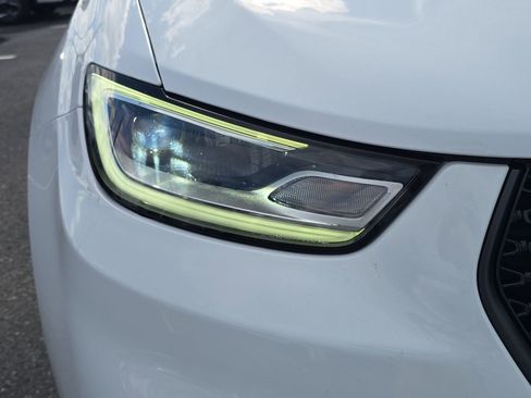 Used 2021 Chrysler Pacifica Touring w/ S Appearance Package image 6