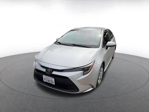 Used 2023 Toyota Corolla LE FWD image 4