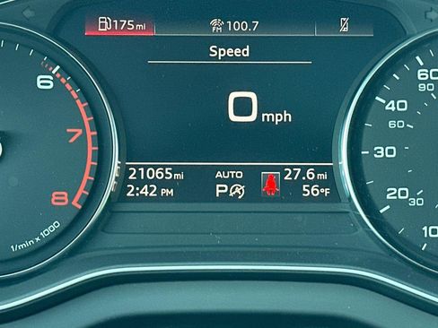 Used 2023 Audi Q5 Premium w/ Convenience Package image 27