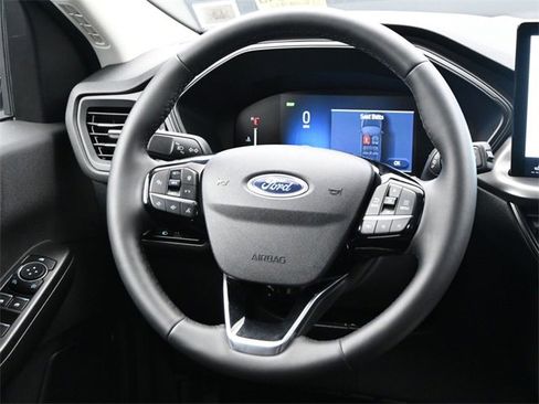 Used 2023 Ford Escape SE image 4