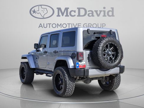 Used 2017 Jeep Wrangler Unlimited Sahara w/ Connectivity Group AWD/4WD image 4