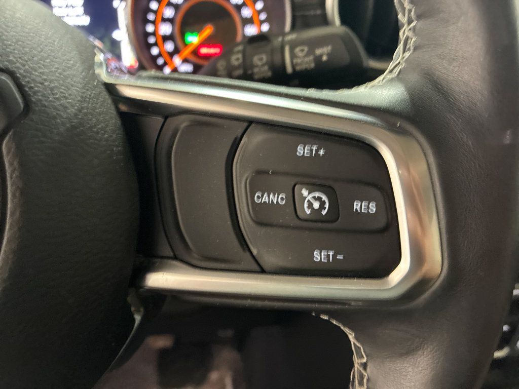 Used 2018 Jeep Wrangler Unlimited Sahara w/ Dual Top Group AWD/4WD image 18