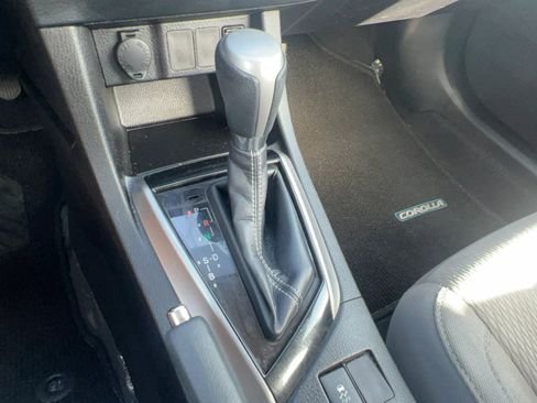 Used 2015 Toyota Corolla LE FWD image 16