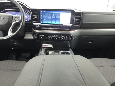 Used 2024 Chevrolet Silverado 1500 LT Trail Boss w/ LPO, Dark Essentials Package AWD/4WD image 30