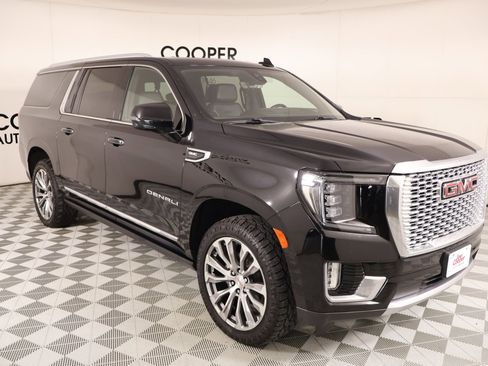 Used 2021 GMC Yukon XL Denali w/ Denali Premium Package AWD/4WD image 1