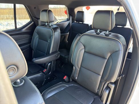 Used 2022 Chevrolet Traverse Premier w/ Redline Edition AWD/4WD image 38