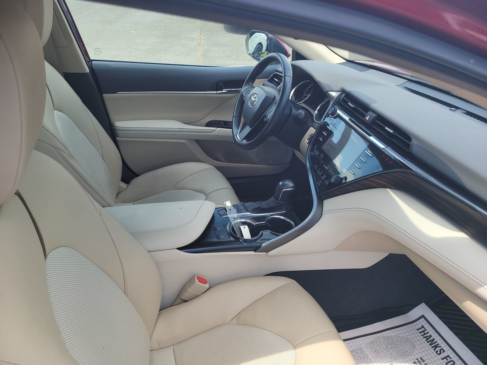 Used 2020 Toyota Camry XLE FWD image 27
