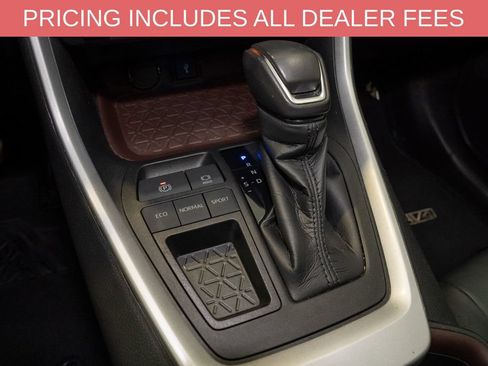 Used 2021 Toyota RAV4 Limited FWD image 18