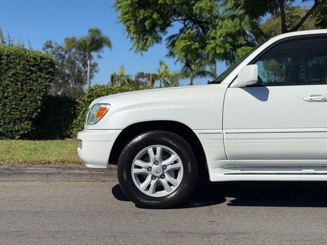 Used 2004 Lexus LX 470 4WD image 3