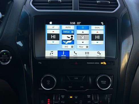 Used 2018 Ford Explorer XLT w/ Equipment Group 202A image 14