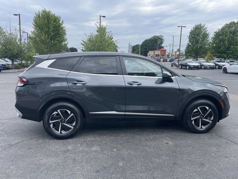 Used 2023 Kia Sportage LX AWD/4WD image 9