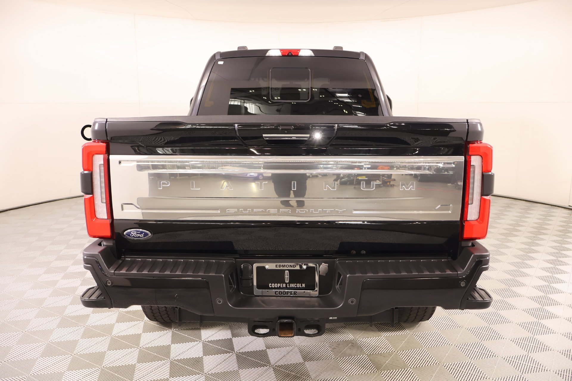 Used 2023 Ford F250 Platinum AWD/4WD image 23