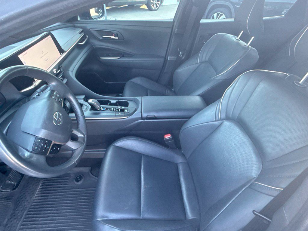 Used 2023 Toyota Crown AWD/4WD image 13