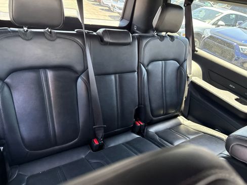 Used 2024 Jeep Wagoneer L Series II w/ Flexible Seating Group RWD image 27