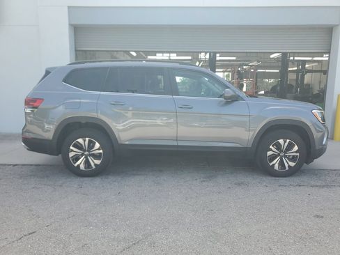 Certified 2024 Volkswagen Atlas SE FWD image 4