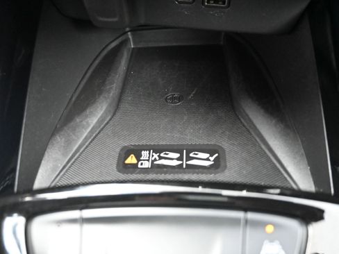 Used 2024 Chevrolet Trax RS w/ Sunroof Package FWD image 21