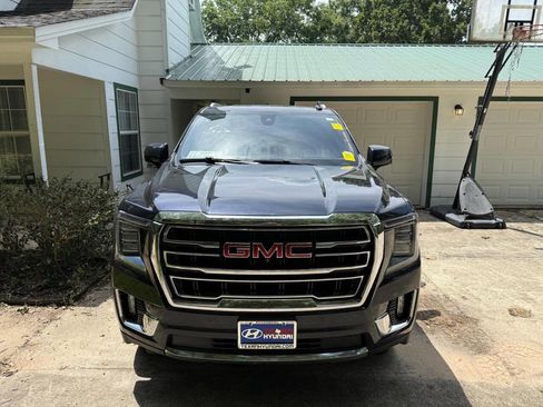 Used 2021 GMC Yukon SLT w/ SLT Premium Package RWD image 2