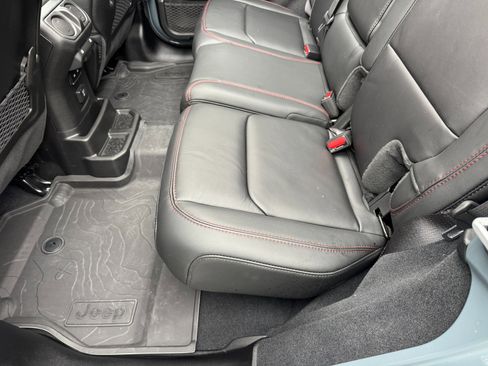 Used 2024 Jeep Wrangler Unlimited Rubicon image 46