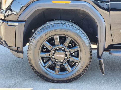 Used 2025 GMC Sierra 2500 AT4 w/ AT4 Premium Plus Package image 23