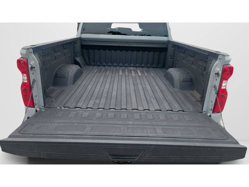Used 2024 Chevrolet Silverado 2500 Custom AWD/4WD image 9