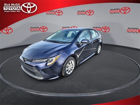 Used 2024 Toyota Corolla LE image 4