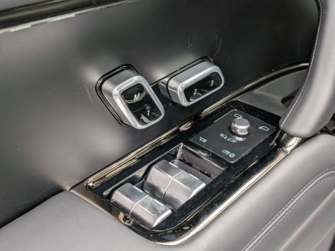 New 2025 Land Rover Range Rover SV AWD/4WD image 11