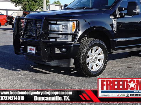 Used 2017 Ford F250 Platinum w/ Platinum Ultimate Package AWD/4WD image 41