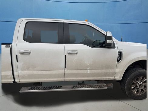 Used 2017 Ford F250 XLT w/ XLT Premium Package image 4