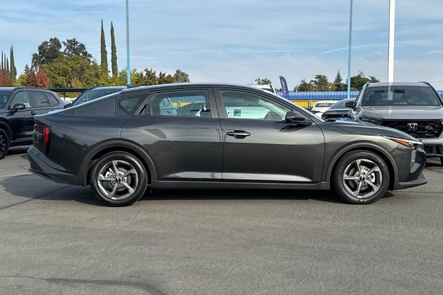 Used 2026 Kia K4 FWD image 3