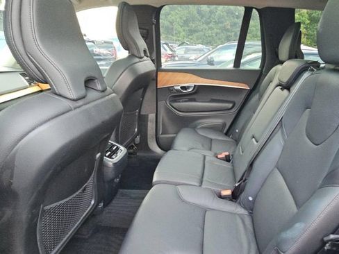 Used 2024 Volvo XC90 B5 Plus AWD/4WD image 8
