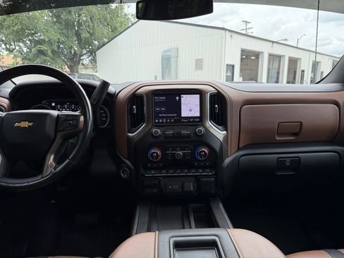 Used 2022 Chevrolet Silverado 2500 High Country AWD/4WD image 18