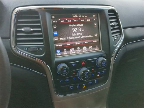 Used 2016 Jeep Grand Cherokee Limited image 25