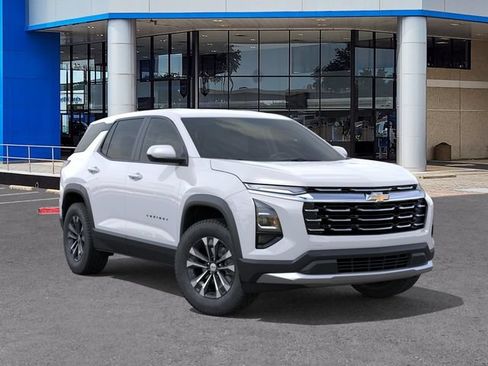 New 2027 Chevrolet Equinox LT w/ LPO, Floor Liner Package FWD image 7
