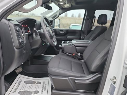 Used 2024 Chevrolet Silverado 2500 W/T image 18