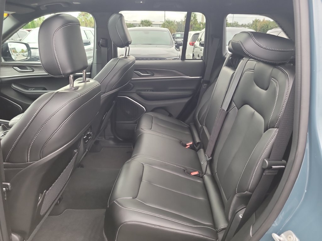 Certified 2026 Jeep Grand Cherokee Limited w/ Limited Altitude Package AWD/4WD image 13