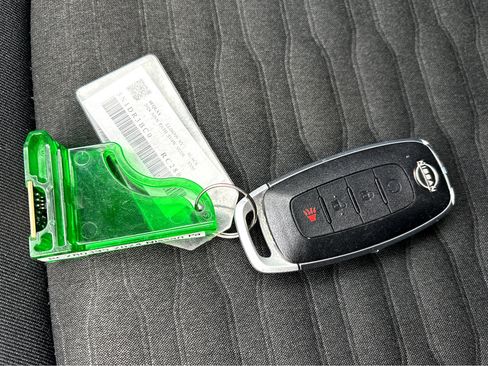 Certified 2024 Nissan Pathfinder SV image 31