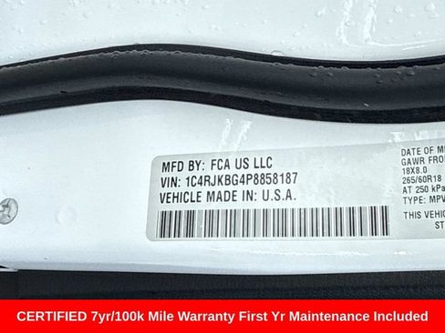 Used 2023 Jeep Grand Cherokee L Limited AWD/4WD image 32