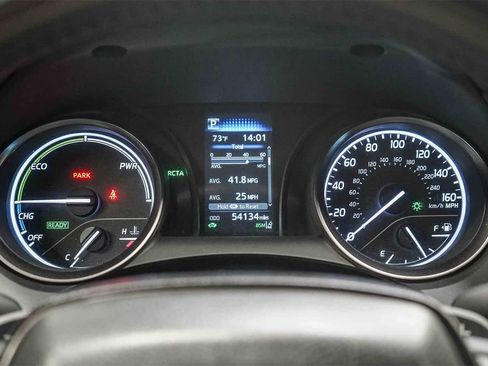 Used 2023 Toyota Camry SE w/ Cold Weather Package image 24