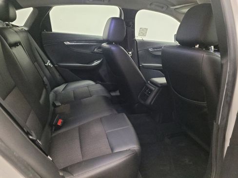 Used 2016 Chevrolet Impala LT w/ Convenience Package FWD image 19
