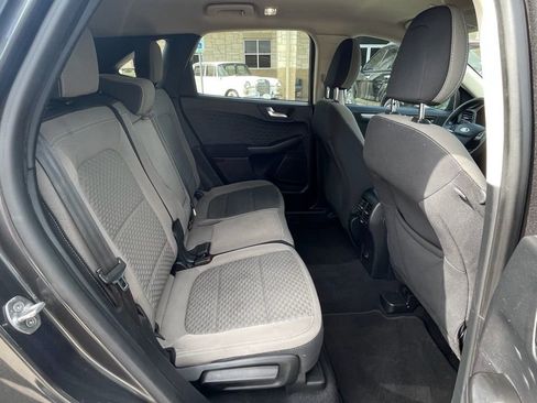 Used 2020 Ford Escape SE image 32