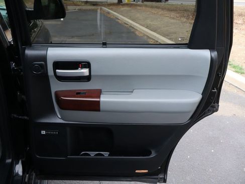 Used 2011 Toyota Sequoia Platinum image 26
