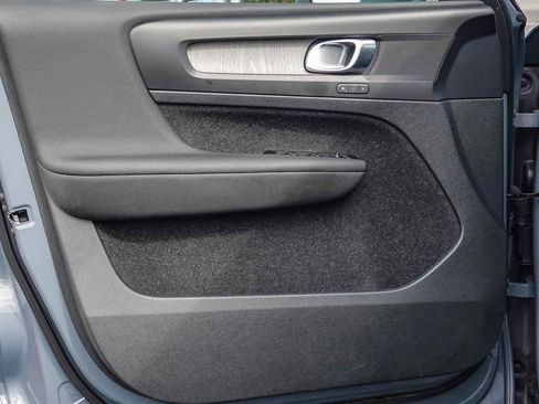 Used 2021 Volvo XC40 T4 Inscription image 37