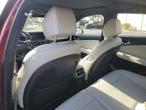 Used 2025 Genesis G70 2.5T w/ Sport Prestige Package image 19