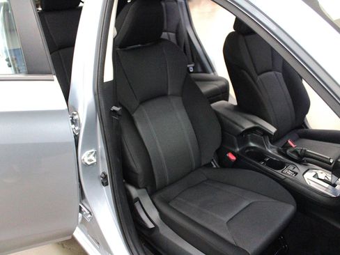 Used 2022 Subaru Impreza 2.0i Premium image 12