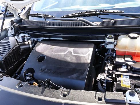 Used 2021 Chevrolet Traverse LT image 29